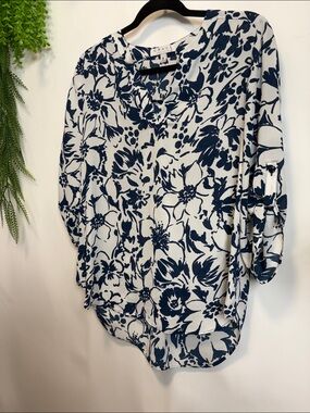 Chaus Blouse. Blue & White floral